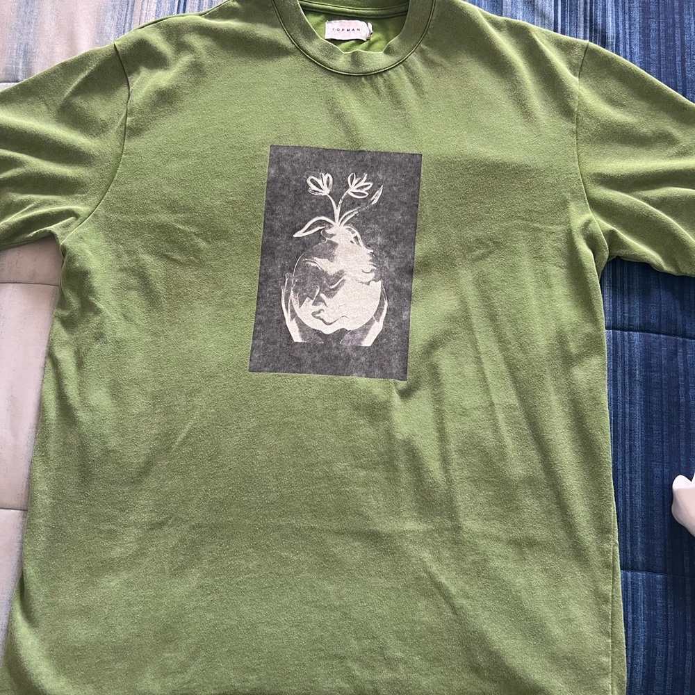 Topman Oversized Olive Color Graphic T-shirt Size M